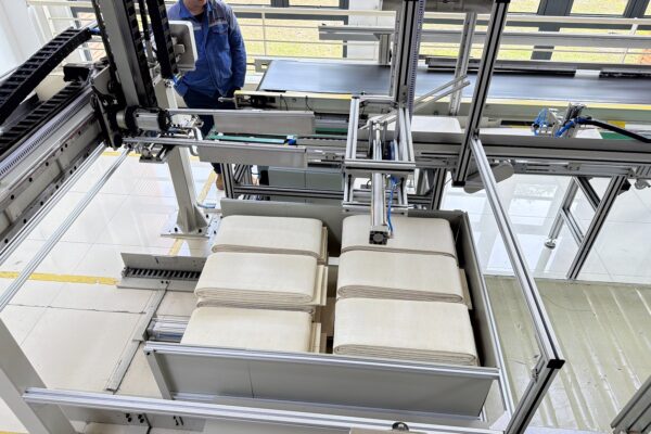 Automatic Filter Bag Folding and Stacking System Automatically Folding and Palletizing Finished Filter Bags